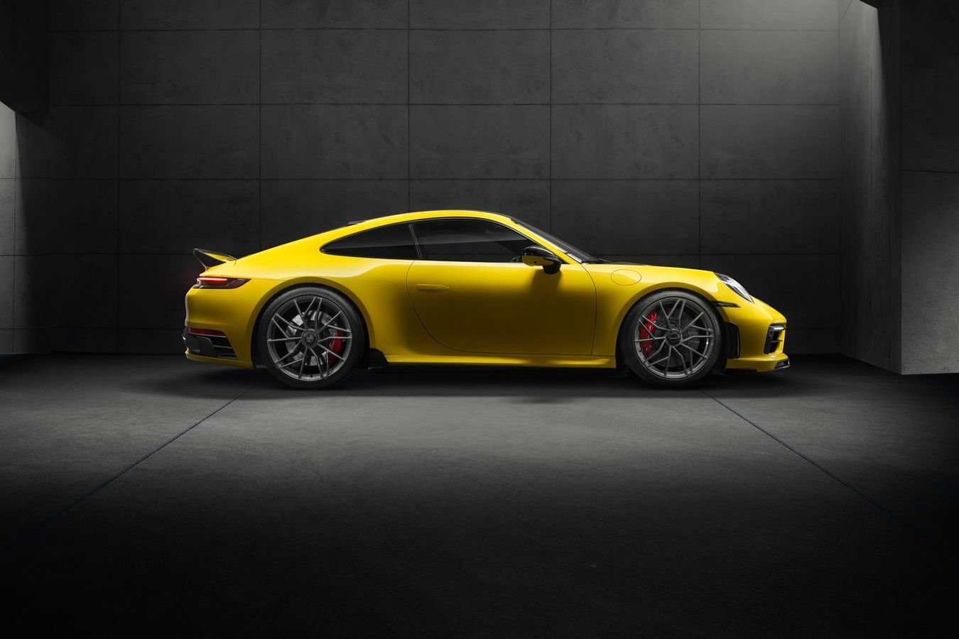 Stretching Boundaries with Ease,TECHART Reveals New Potential for the Porsche 992.2